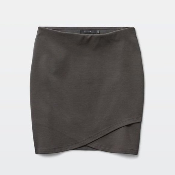 Aritzia Talula Primrose Skirt - Tulip Hem - XSmall - Picture 2 of 6